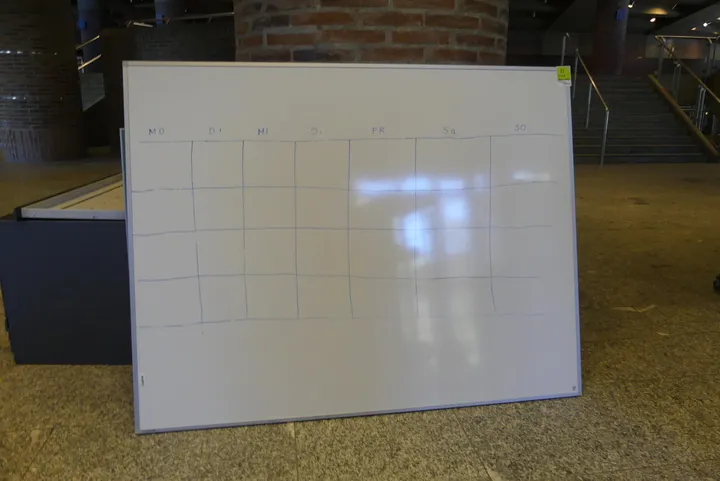 4x Whiteboard mit Aluminiumrahmen, zzgl. kleinere Tafeln Maße in cm ca. 200 x 150